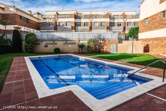  🌟 ¡Bienvenidos a esta impresionante casa esquinera tipo adosado! 🏡 - TARRAGONA 