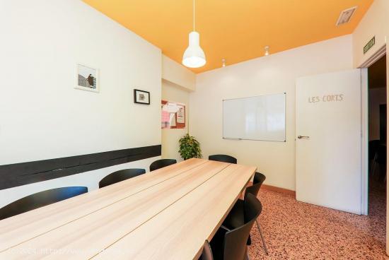 ¡LOCAL COMERCIAL DE 182m2 + PATIO EXCLUSIVO DE 570m2 EN POBLE SEC! - BARCELONA