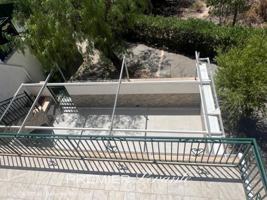 SE VENDE BUNGALOW EN LA NUCIA - ALICANTE