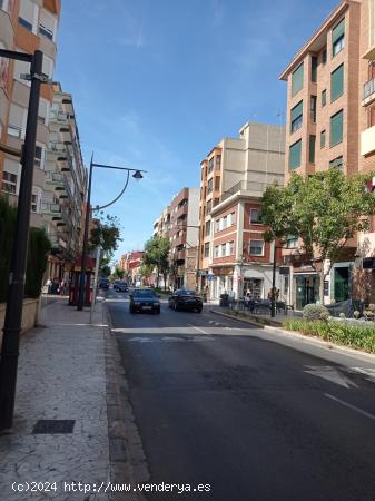 Venta de solar en la avenida cami nou - VALENCIA