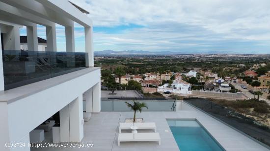 Villa de Lujo en Ciudad Quesada - ALICANTE