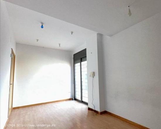 SE VENDE PISO EN TERRASSA, ZONA TORRESANA - BARCELONA