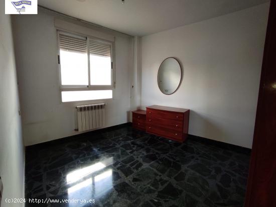 APARTAMENTO CON ASCENSOR CON GARAJE Y TRASTERO - ALBACETE