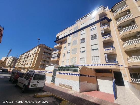  Apartamento en Guardamar con 2 habitaciones y 2 baños. Con parking incluido. - ALICANTE 