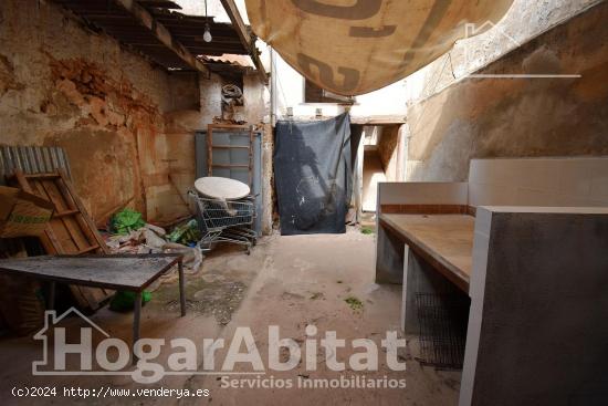 AMPLIA CASA CON TERRAZA EN PLENO DE CENTRO PARA CREAR EL HOGAR DE TUS SUEÑOS - CASTELLON