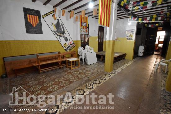 AMPLIA CASA CON TERRAZA EN PLENO DE CENTRO PARA CREAR EL HOGAR DE TUS SUEÑOS - CASTELLON