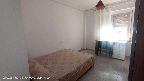 PISO PARA ESTUDIANTES 3 HABITACIONES - VALENCIA