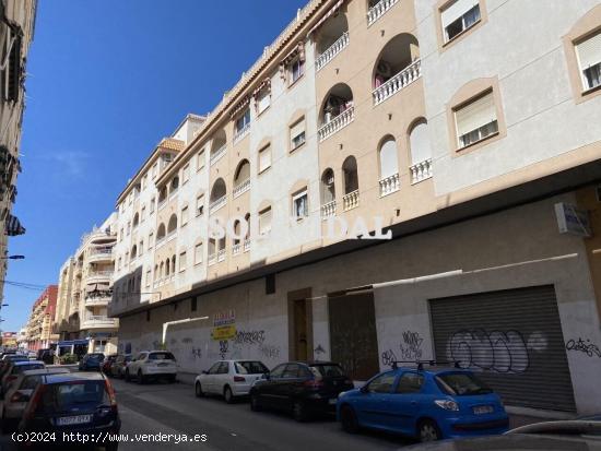 El local más grande del centro de Torrevieja. Propiedad frente al nuevo Mercadona del centro de Tor