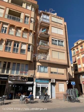 Local comercial en Plaza Glorieta-Catillo, con posibilidad de cambio de uso. - ALICANTE