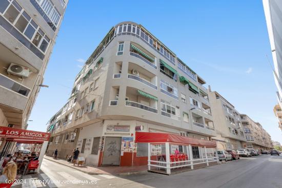 Apartamento de 2 habitaciones 1 baño + Garaje cerrado en el centro neurálgico de Torrevieja - ALIC