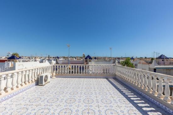 DÚPLEX CON 4 DORMITORIOS JUNTO A CENTRO COMERCIAL HABANERAS CON SOLÁRIUM Y PISCINA - ALICANTE