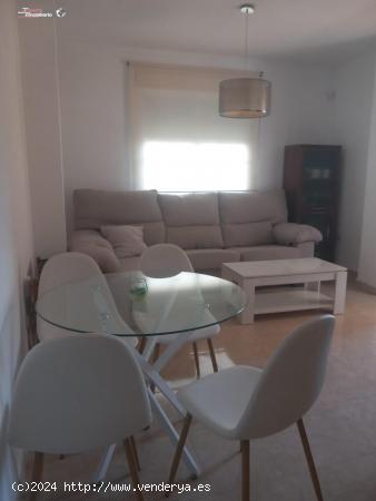 PISO  EN VENTA EN AVENIDA SABINAL - ALMERIA