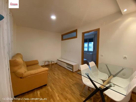 En Burgos. Zona universidad. Se vende apartamento seminuevo de dos hab. garaje y trastero - BURGOS