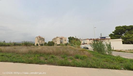 Terreno urabano de 3.000m2 en Residencial Les Foies, Grao de Gandia - VALENCIA