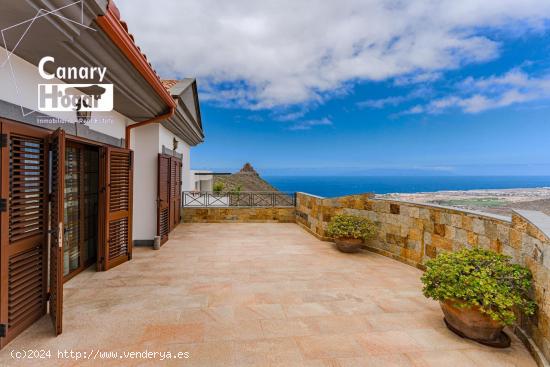 Villa de Lujo en Adeje zona Roque del Conde  unas magnificas vistas del toda la Costa de las Améric