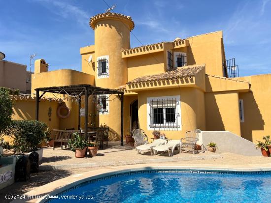 VENTA DE CHALET EN  CALA FLORES - MURCIA