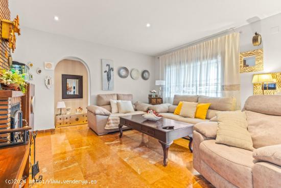 CHALET EN VENTA - URBANIZACIÓN  SOL y LUZ  - ALICANTE