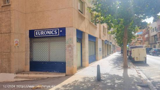 GRAN LOCAL ESQUINERO EN CAMI DE L'ALEIXAR - TARRAGONA