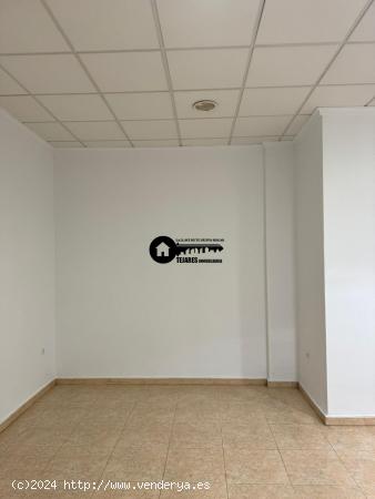 INMOBILIARIA TEJARES ALQUILA CON OPCION A COMPRA  EXCELENTE LOCAL EN ZONA INDUSTRIA - ALBACETE