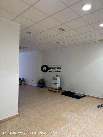 INMOBILIARIA TEJARES ALQUILA CON OPCION A COMPRA  EXCELENTE LOCAL EN ZONA INDUSTRIA - ALBACETE