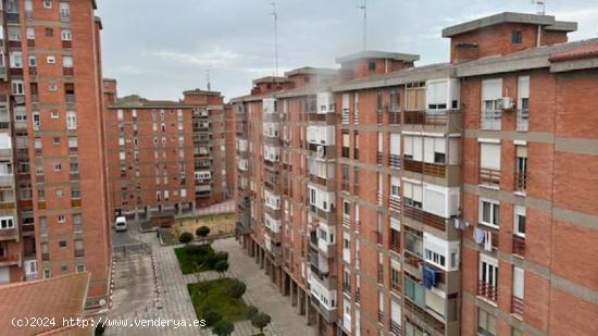 Piso en venta en calle Joaquín Velasco Martín - VALLADOLID