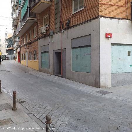 Local comercial de segunda mano a la venta, en Alcorcón provincia de Madrid. De 154 m² aproximadam