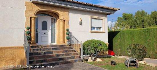 Alquiler de chalet independiente en urbanización el Cerrao - VALENCIA