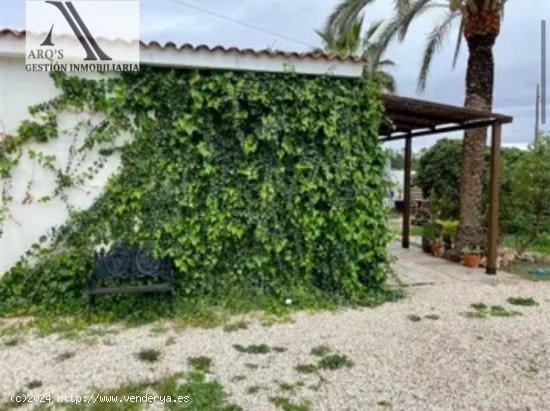 EXCELENTE CHALET DE UNA PLANTA EN LA FONT - ALICANTE