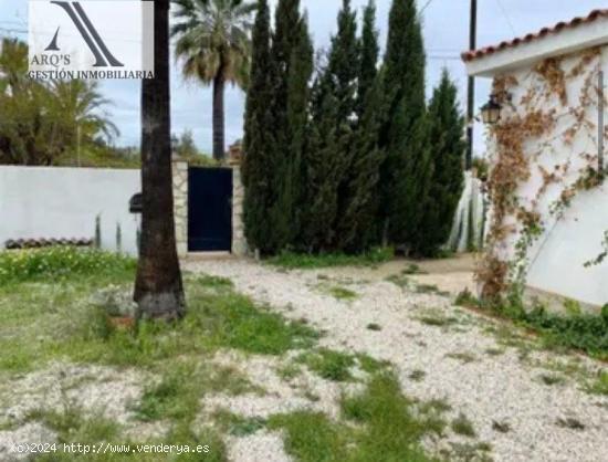 EXCELENTE CHALET DE UNA PLANTA EN LA FONT - ALICANTE