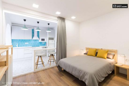  Acogedor estudio con balcón y baño en Gracia norte Co-Living - BARCELONA 