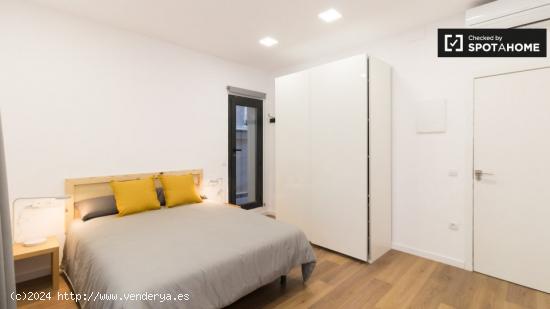 Acogedor estudio con balcón y baño en Gracia norte Co-Living - BARCELONA