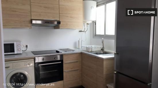 Habitaciones en alquiler en un apartamento de 3 dormitorios cerca de la Universidad Politécnica de 