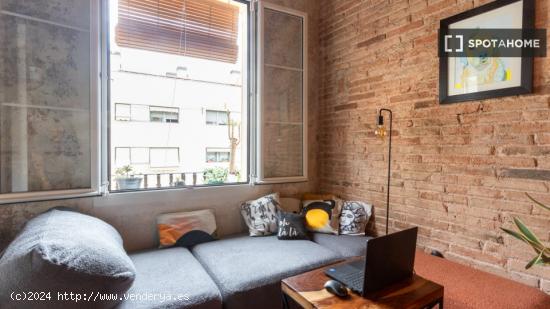 Cautivador piso en zona residencial con excelente conectividad. - BARCELONA