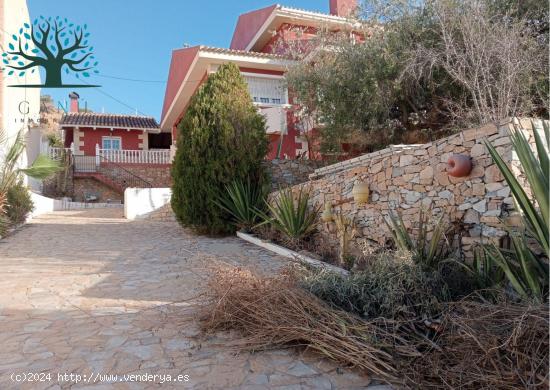 ESPECTACULAR CHALET EN MAZARRÓN PUEBLO - MURCIA