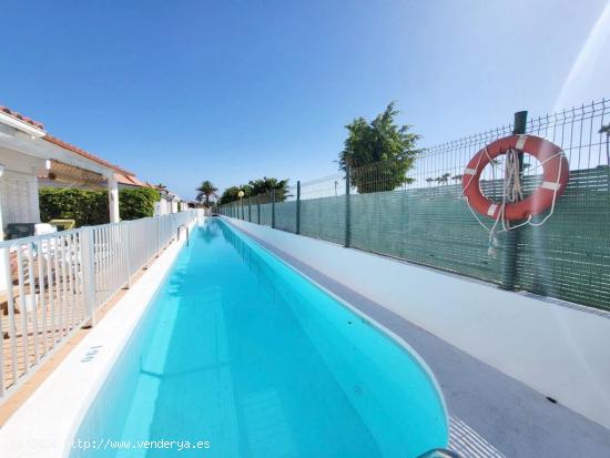 Bungalow con dos habitaciones, jardín, reformado, en Campo Internacional - LAS PALMAS