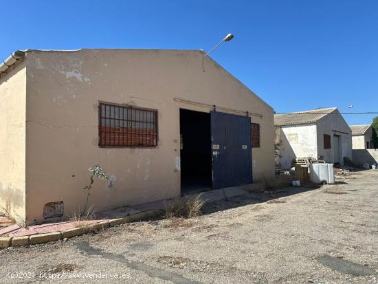 Parcela con dos naves industriales en Rojales, Alicante, Costa Blanca - ALICANTE