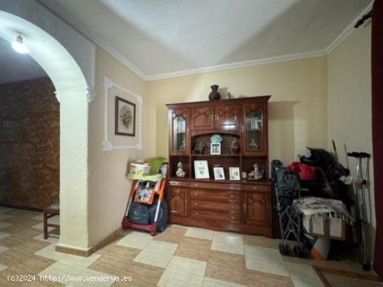 CASABANCO VENDE  VIVIENDA DE TRES DORMITORIOS EN MIAJADAS - CACERES