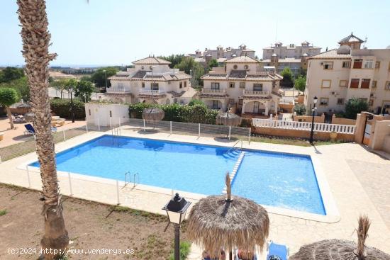 Corner townhouse in Lomas de Cabo Roig - ALICANTE