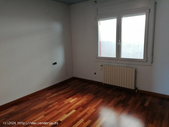 Unifamiliar adosada en venta  en Sant Quirze de Besora - Barcelona