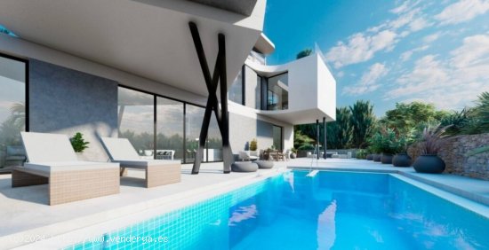 VILLA DE LUJO DE OBRA NUEVA EN CAMPOAMOR