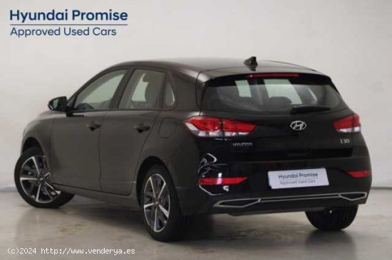 Hyundai i30 ( 1.5 DPI Klass SLX 110 )  - Pamplona