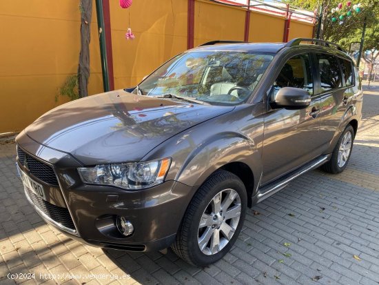 Mitsubishi Outlander 2.2 KAITEKI 4WD 7 PLAZAS - Malaga