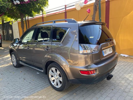 Mitsubishi Outlander 2.2 KAITEKI 4WD 7 PLAZAS - Malaga