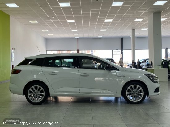 Renault Megane S.T. Zen TCe 103 kW (140CV) GPF de 2020 con 52.000 Km por 18.300 EUR. en Malaga