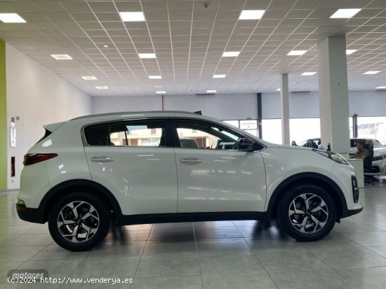 Kia Sportage 1.6 CRDi MHEV 100kW (136CV) Drive 4x2 de 2020 con 30.000 Km por 24.300 EUR. en Malaga