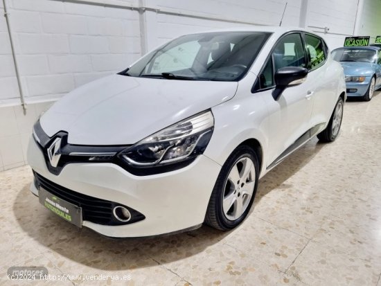 Renault Clio Authentique de 2014 con 200.000 Km por 5.800 EUR. en Sevilla