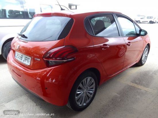 Peugeot 208 1.2 i STYLE 82 CV. de 2016 con 74.000 Km por 9.000 EUR. en Murcia