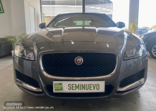 Jaguar XF PRESTIGE AUTO 180CV de 2018 con 60.000 Km por 24.990 EUR. en Sevilla