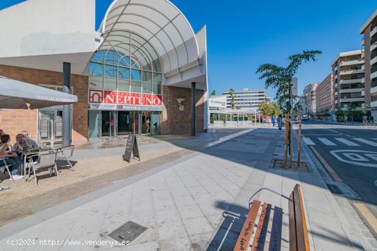 VENTA DE LOCAL COMERCIAL CC.NEPTUNO - GRANADA