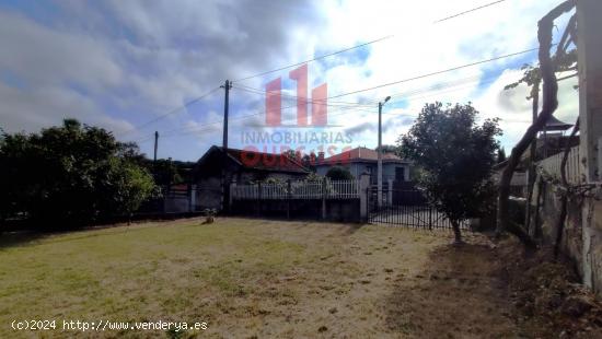 CASA DE PIEDRA CON PATIO Y PARCELA EDIFICABLE DE MÁS DE MIL METROS EN PADERNDE - ORENSE